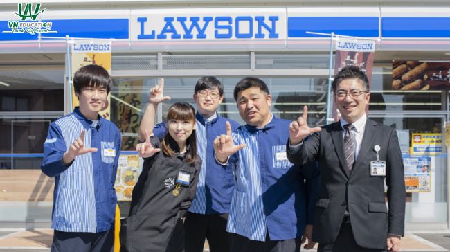 du học sinh làm việc tại LAWSON